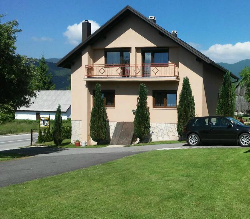 House Pribic Hotell Vrelo Koreničko Exteriör bild