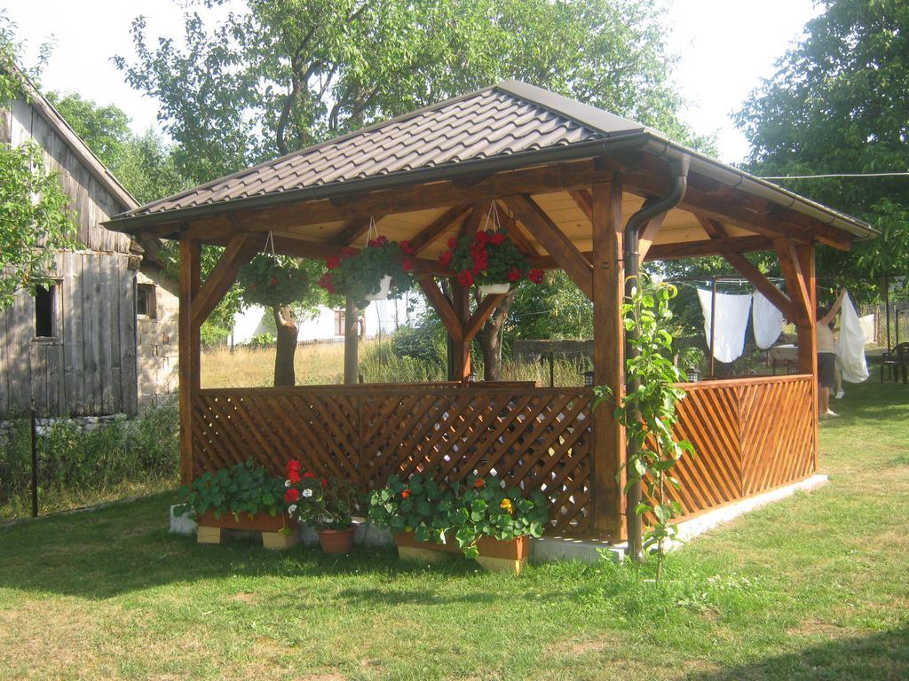 House Pribic Hotell Vrelo Koreničko Exteriör bild
