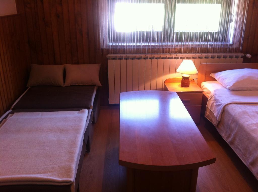 House Pribic Hotell Vrelo Koreničko Rum bild