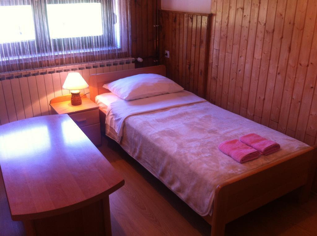 House Pribic Hotell Vrelo Koreničko Rum bild