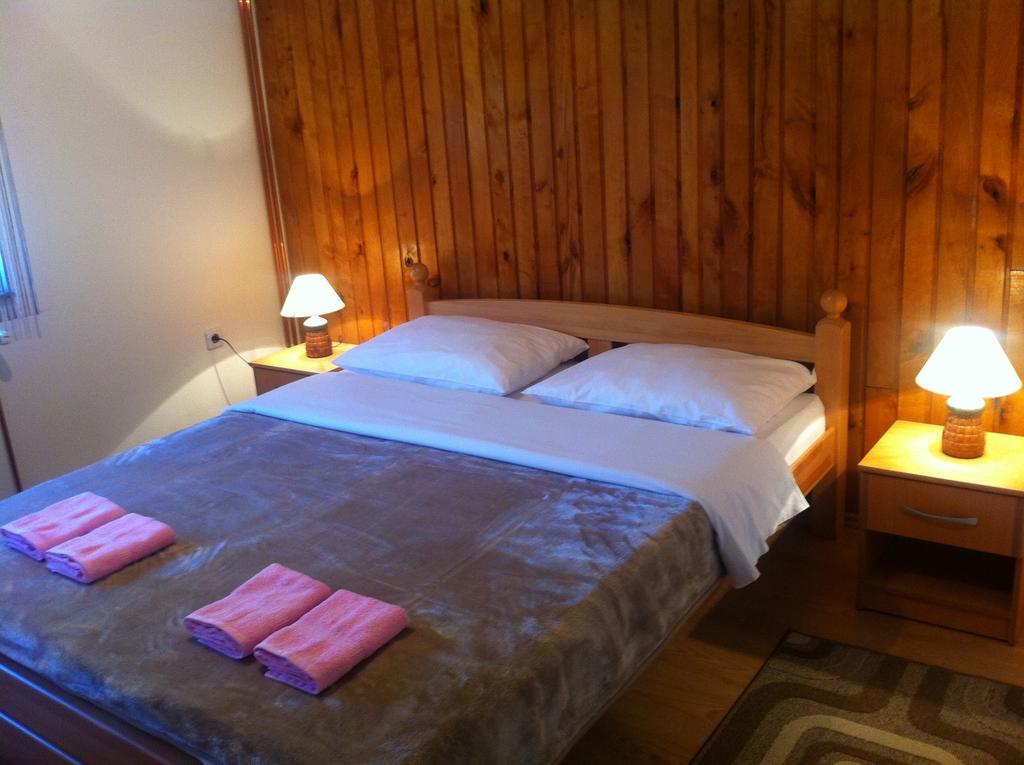 House Pribic Hotell Vrelo Koreničko Rum bild