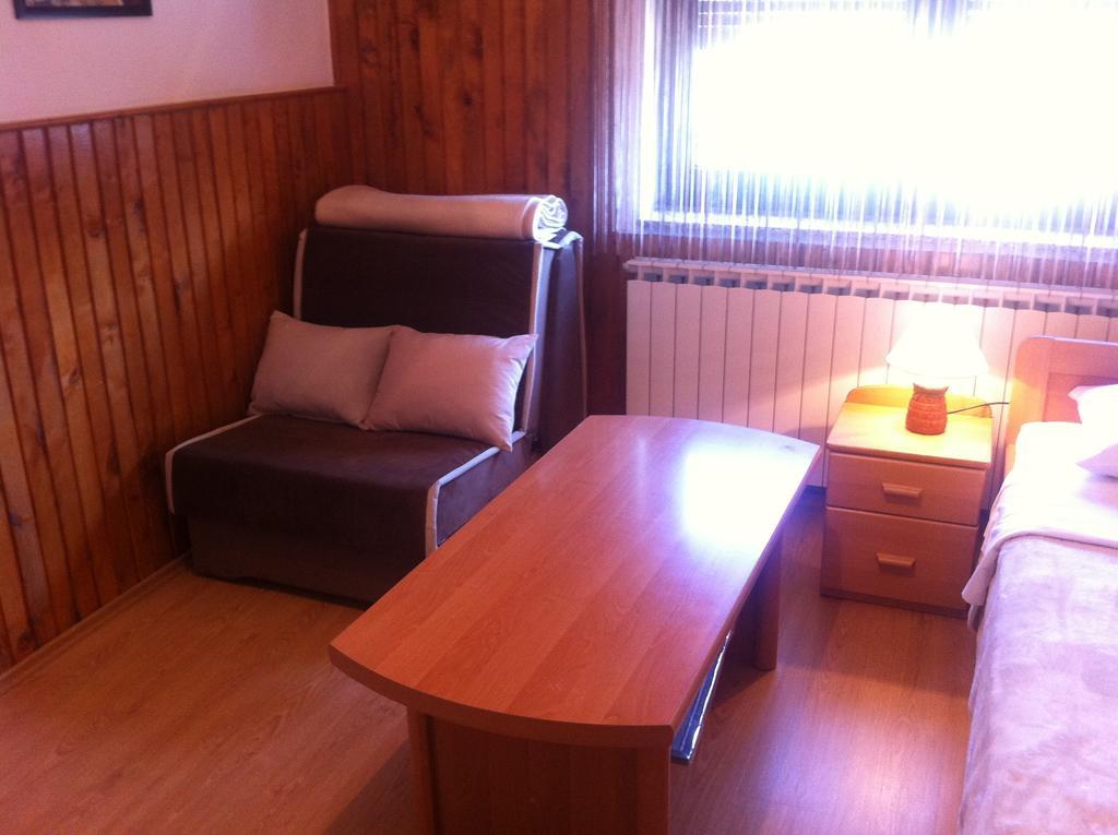 House Pribic Hotell Vrelo Koreničko Rum bild