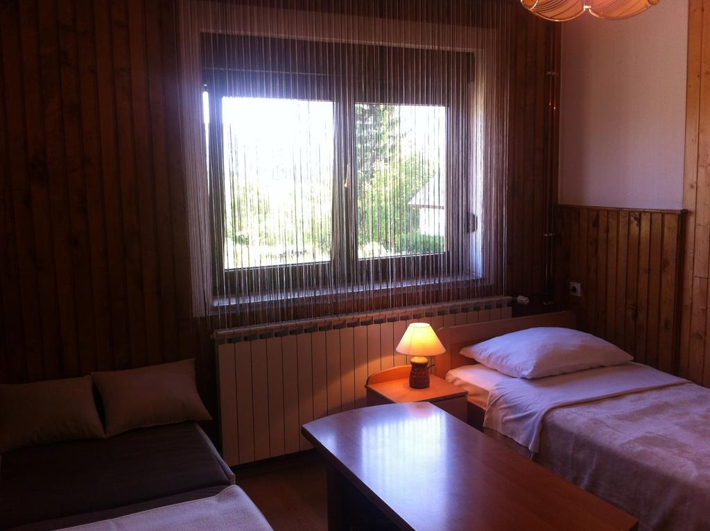 House Pribic Hotell Vrelo Koreničko Rum bild